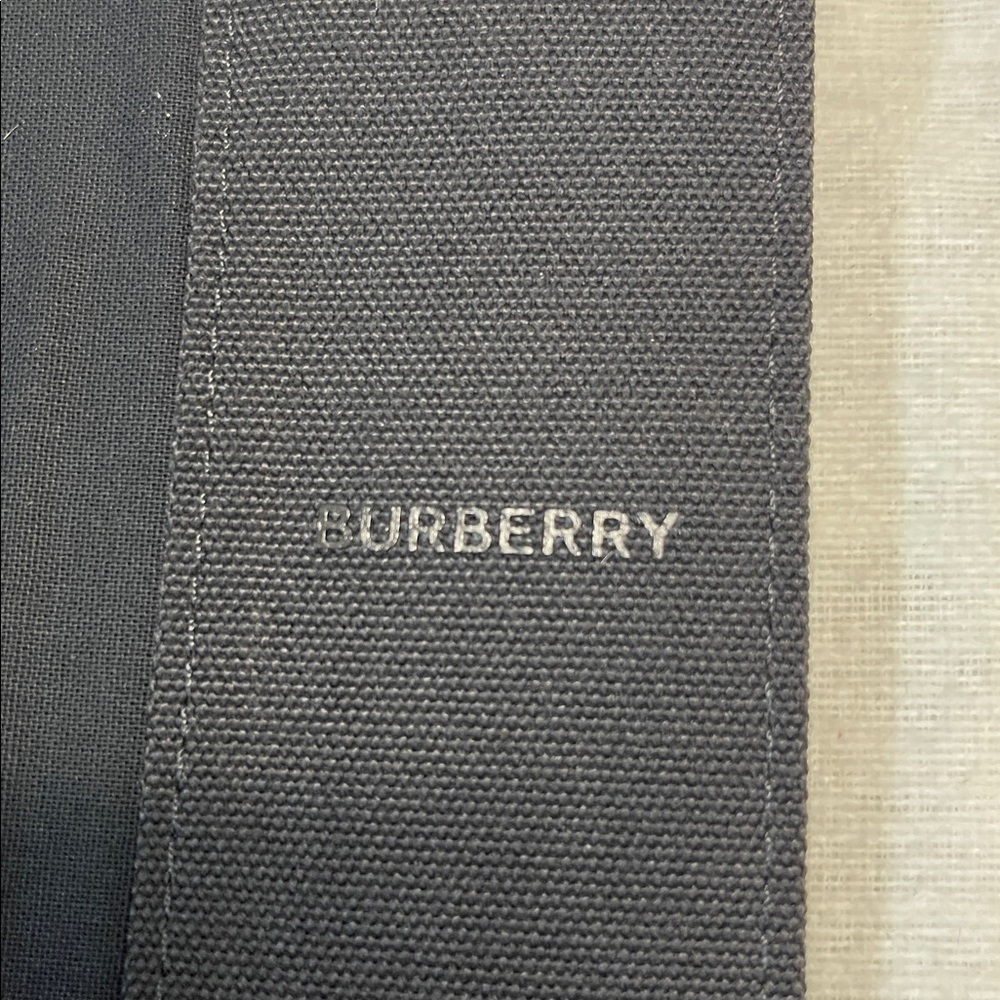 NEW! Burberry Passport Holder Card Holder - Picture 3 of 5